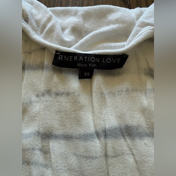 Generation Love White with Blue Accents Long Sleeve Top XS - Picture 2 of 3